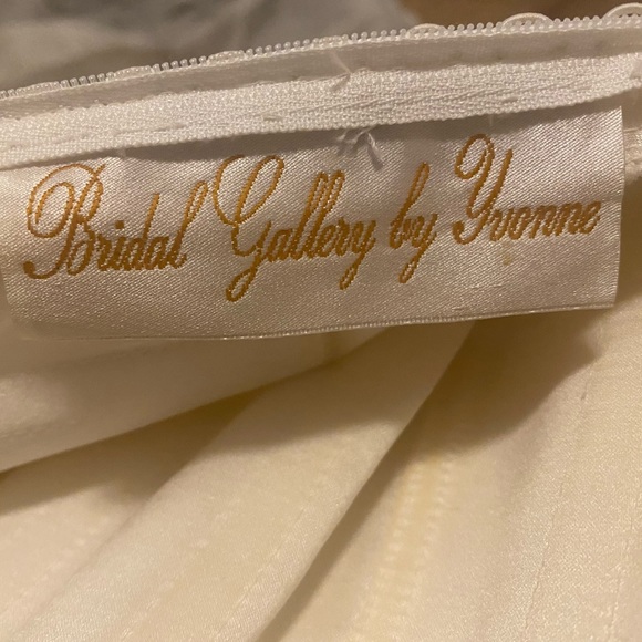 Ivory Yvonne bridal wedding dress size 6 great condition - Picture 5 of 7